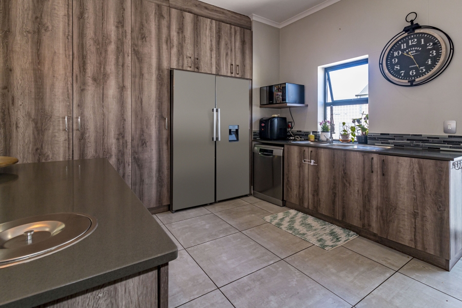 3 Bedroom Property for Sale in Aan de Wijnlanden Western Cape